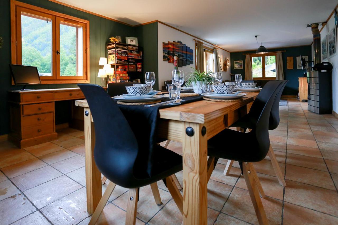 Chamonix Large Chalet, Sleeps 12, 200m2, 5 Bedroom, 4 Bathroom, Garden, Jacuzzi, Sauna Buitenkant foto